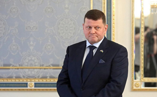 
                    Залужный не ответил на звонок Вэнса после ссоры Трампа и Зеленского
                