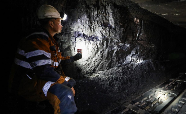 Путин рассказал о запасе у России угля на тысячу лет
Путин рассказал о запасе у России угля на тысячу лет