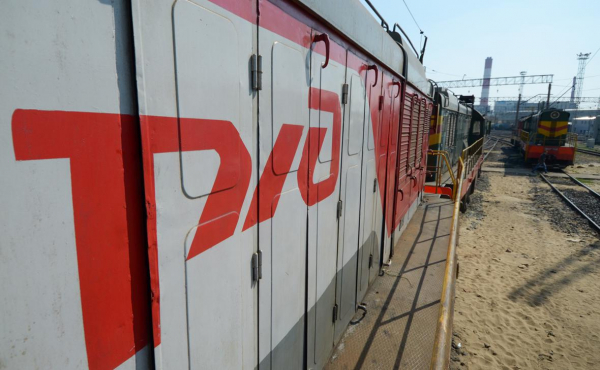 РЖД предложили повысить цену «парковки» вагонов на путях
РЖД предложили повысить цену «парковки» вагонов на путях