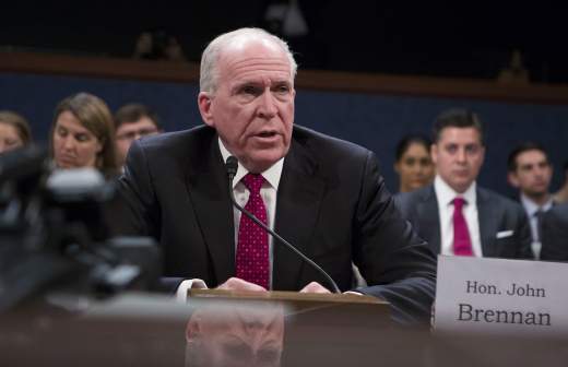 
                    Трамп заявил о возможном расследовании минюстом США в отношении экс-директора ФБР

        