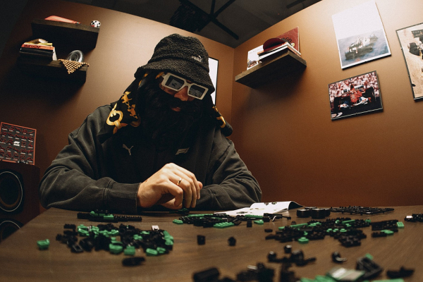 Big Russian Boss представил новые коллекции AMAZING RED и &laquo;Мира Кубиков&raquo; (ФОТО)