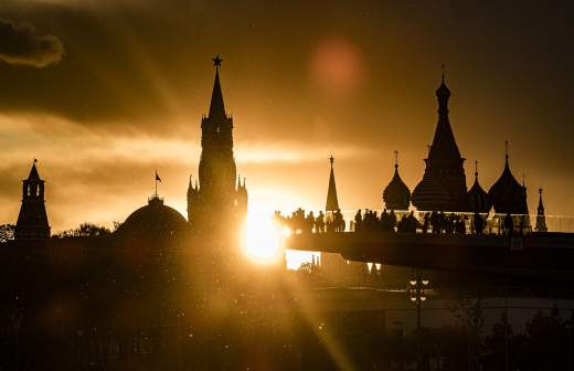 
                    Путин рассказал о месте России в союзе с Индией и Китаем

        
