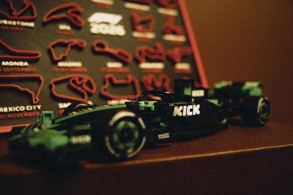 Big Russian Boss представил новые коллекции AMAZING RED и &laquo;Мира Кубиков&raquo; (ФОТО)