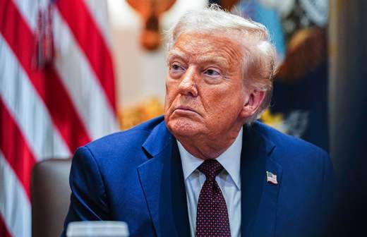 
                    Трамп заявил об отсутствии прямого влияния конфликта на Украине на США

        