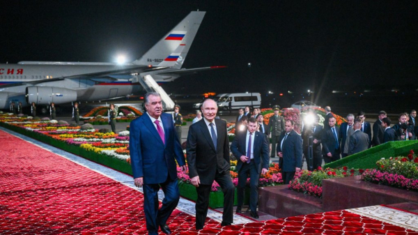 Путин прибыл в Таджикистан Путин прибыл в Таджикистан