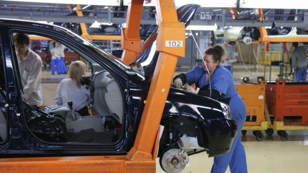 Правительство за три года направило 260 млрд рублей на поддержку автопрома Правительство за три года направило 260 млрд рублей на поддержку автопрома