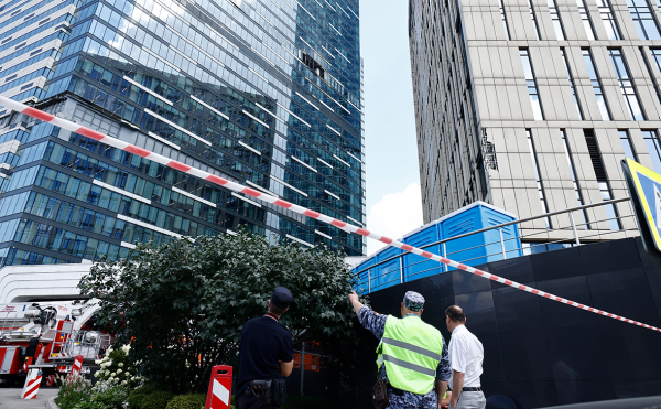 ПВО сбила летевший на Москву беспилотник
                 
                    ПВО сбила летевший на Москву беспилотник