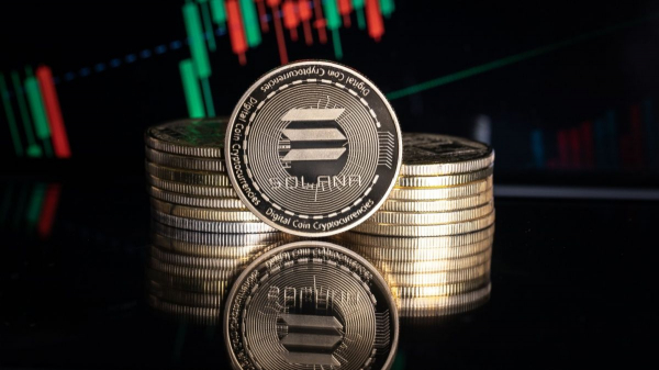 
                    В Solana-ETF вложили $69,5 млн за день, но курс монеты замер                