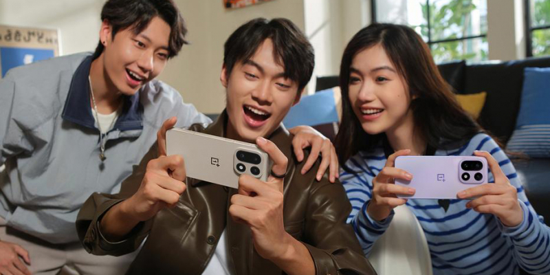 Представлен флагман OnePlus 15 с батарейкой 7 300 мА·ч — и его упрощённая версия OnePlus Ace 6