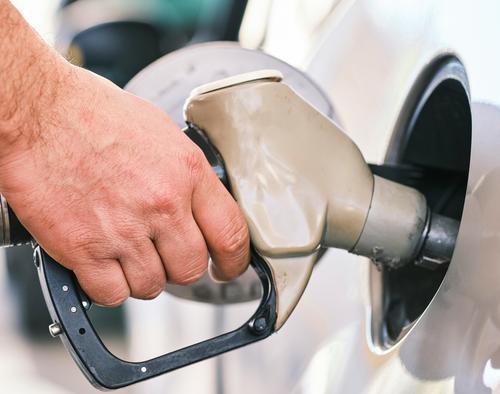 URA.RU: в Тюмени на АЗС бензин АИ-95 продают только по топливным картам