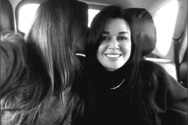 «Все, чему она научила, живет во мне»: Заворотнюк показала редкое фото с мамой «Все, чему она научила, живет во мне»: Заворотнюк показала редкое фото с мамой