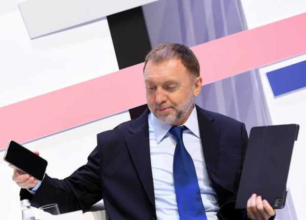 
                Дерипаска посоветовал банкам пересмотреть ценовую политику
            