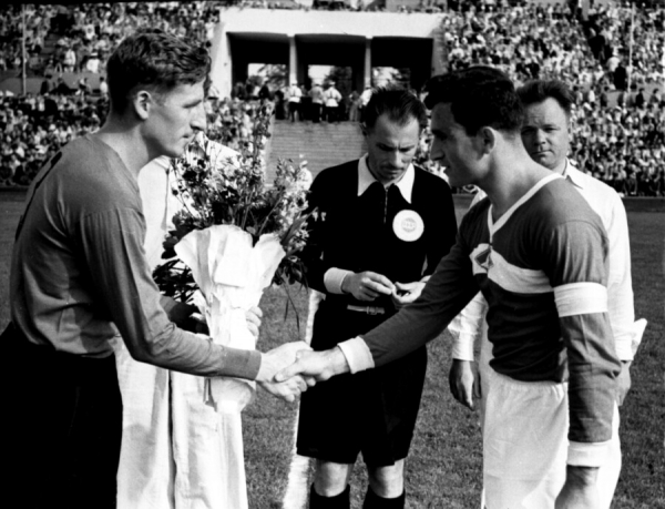 Россия прощается с иконой футбола. Никиту Симоняна обожали все Россия прощается с иконой футбола. Никиту Симоняна обожали все