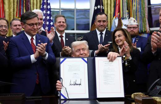 Почти половина республиканцев оказалась недовольна итогами переговоров по шатдауну
Почти половина республиканцев оказалась недовольна итогами переговоров по шатдауну