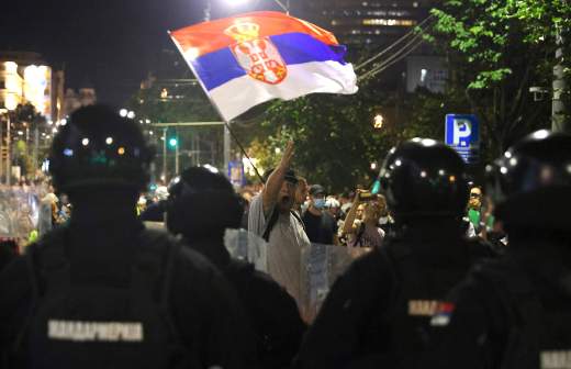 Вучич объявил о проведении досрочных выборов в Сербии в связи с протестами
         
                    Вучич объявил о проведении досрочных выборов в Сербии в связи с протестами