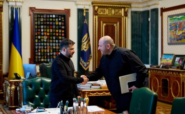 Reuters сообщил об одобрении Умеровым большей части мирного плана США
Reuters сообщил об одобрении Умеровым большей части мирного плана США