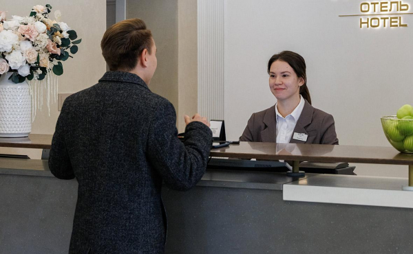 
                    Правительство разрешило заселение в отели по водительским правам
                