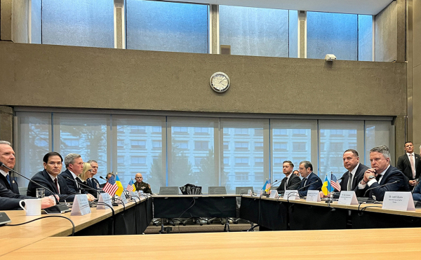 Лукашенко счел работоспособным мирный план США, хотя он создан «в спешке»
Лукашенко счел работоспособным мирный план США, хотя он создан «в спешке»