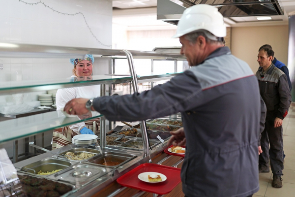 Юрист Русяев объяснил, в каком случае работнику оплачивают обеденный перерыв Юрист Русяев объяснил, в каком случае работнику оплачивают обеденный перерыв