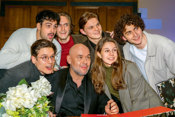 Аверин представил книгу к юбилею Аверин представил книгу к юбилею