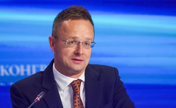 
                    Венгрия заявила, что ЕС работает над недопустимыми для&nbsp;нее&nbsp;санкциями
                