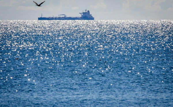 
                    Евросоюз обсудит новые санкции против теневого флота России
                