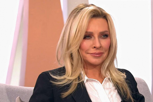 Хирург раскрыл секрет омоложения Татьяны Овсиенко — помолодела лет на 20 Хирург раскрыл секрет омоложения Татьяны Овсиенко — помолодела лет на 20