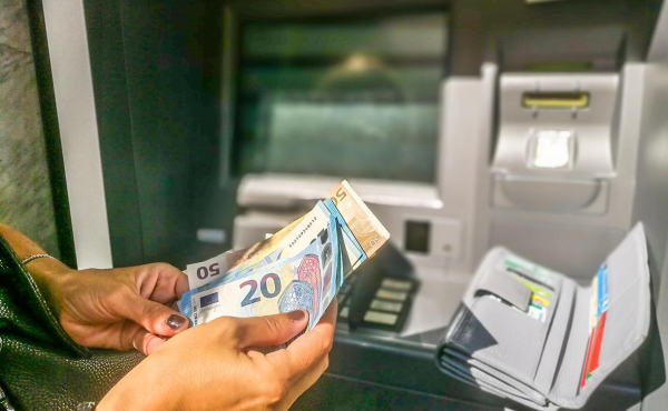 Тезка Марии Захаровой в Италии сообщила о задержке зарплаты из-за санкций
Тезка Марии Захаровой в Италии сообщила о задержке зарплаты из-за санкций