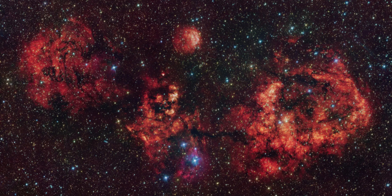 Астрономы показали «космическую летучую мышь» в 10 000 световых лет от Земли