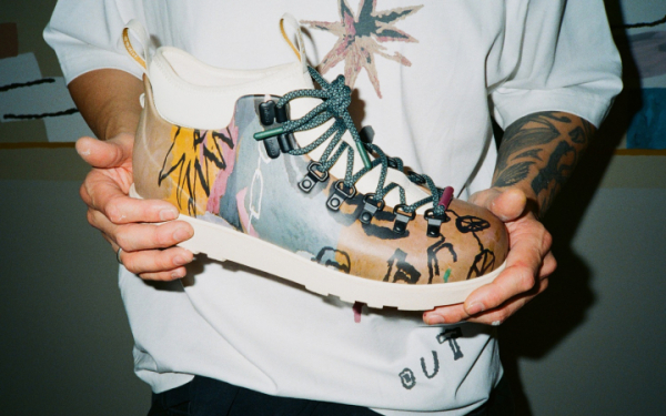 Lamoda и Hikes выпустили коллекцию в коллаборации с художником Ильей Кутобоем (ФОТО) Lamoda и Hikes выпустили коллекцию в коллаборации с художником Ильей Кутобоем (ФОТО)