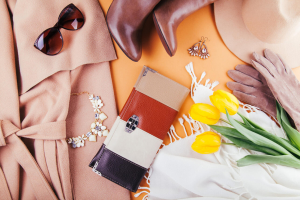 Какие аксессуары выдают возраст женщины — многие носят и не замечают Какие аксессуары выдают возраст женщины — многие носят и не замечают