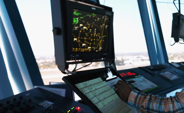 Трамп выдвинул ультиматум авиадиспетчерам
Трамп выдвинул ультиматум авиадиспетчерам