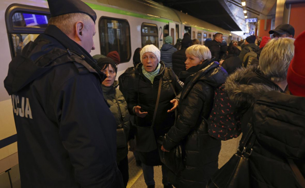 Bloomberg рассказал о трещине в отношении поляков к украинцам
Bloomberg рассказал о трещине в отношении поляков к украинцам