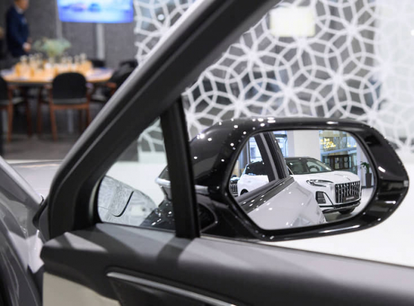 
                Долги тормозят в портфелях
            