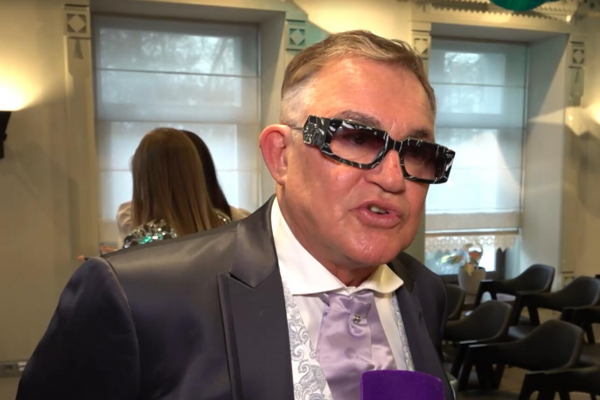 Дибров разочарован негативом аудитории на свой голый выход, обвинив во всем Достоевского Дибров разочарован негативом аудитории на свой голый выход, обвинив во всем Достоевского