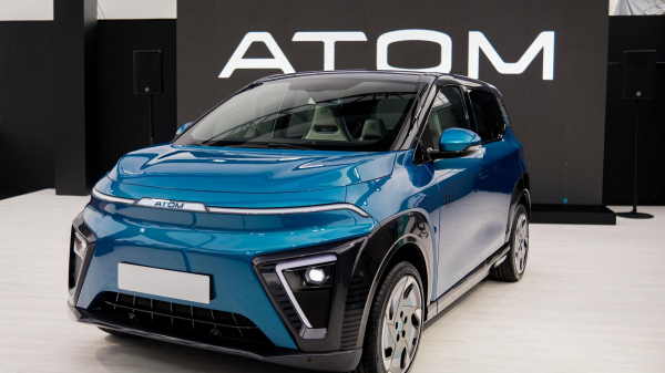 Забронировать электромобиль "Атом" без господдержки предлагают за 3,9 млн рублей Забронировать электромобиль "Атом" без господдержки предлагают за 3,9 млн рублей
